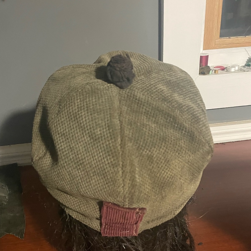 Green hat - Picture 4 of 5